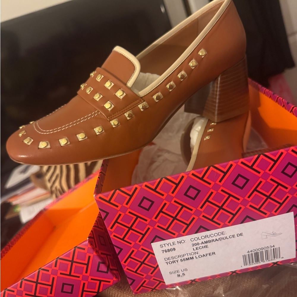 New Tory Burch leather Loafers Limited availability.